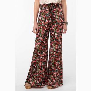 UO - Pins & Needles Floral Wide Leg Pants